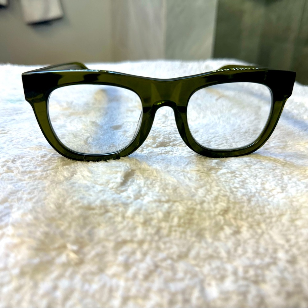 Caddis D28 reading glasses in heritage green
